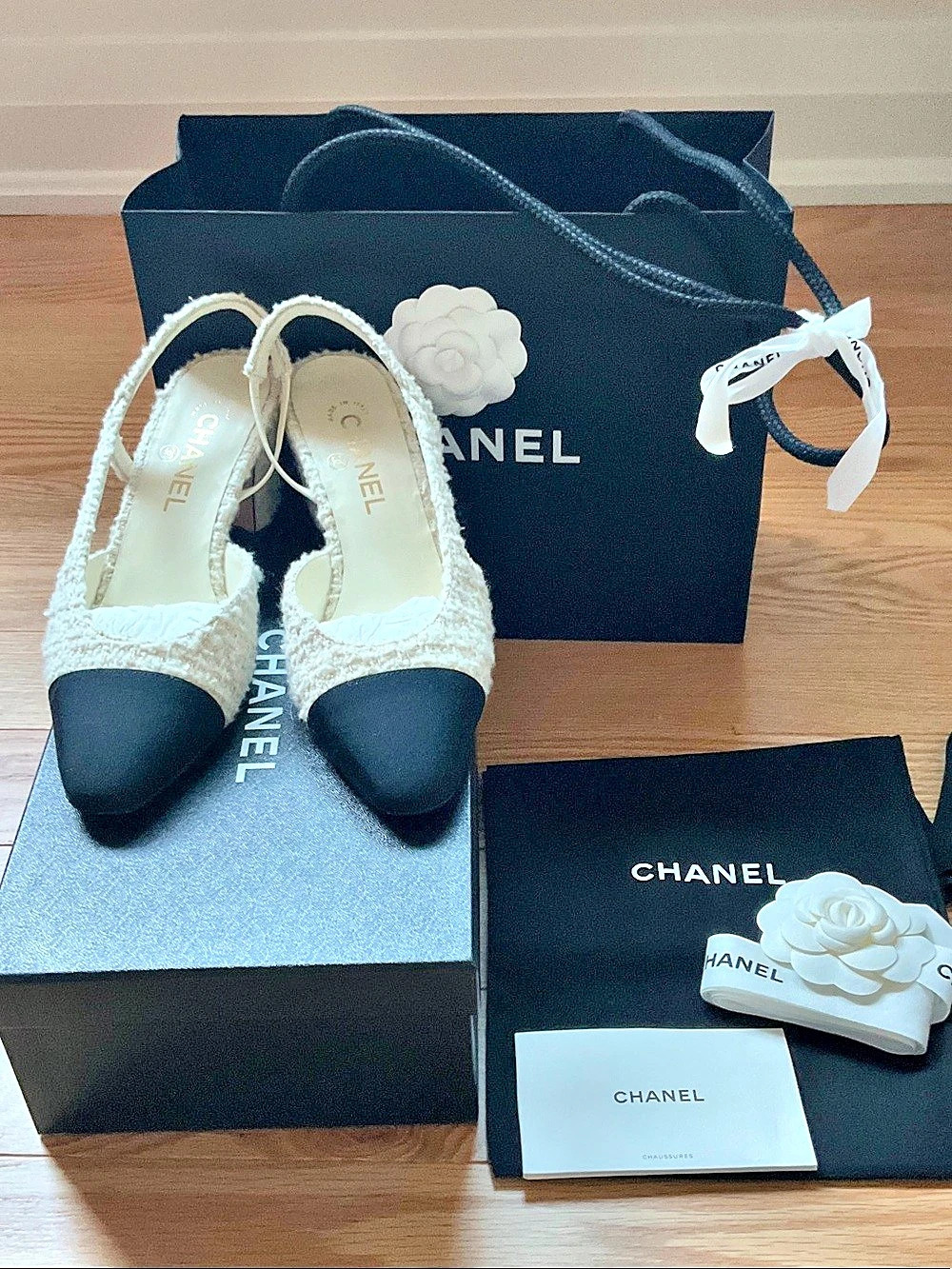 Final Price- No Offers! Chanel Classic Tweed Slingback Pumps Black & Off White
